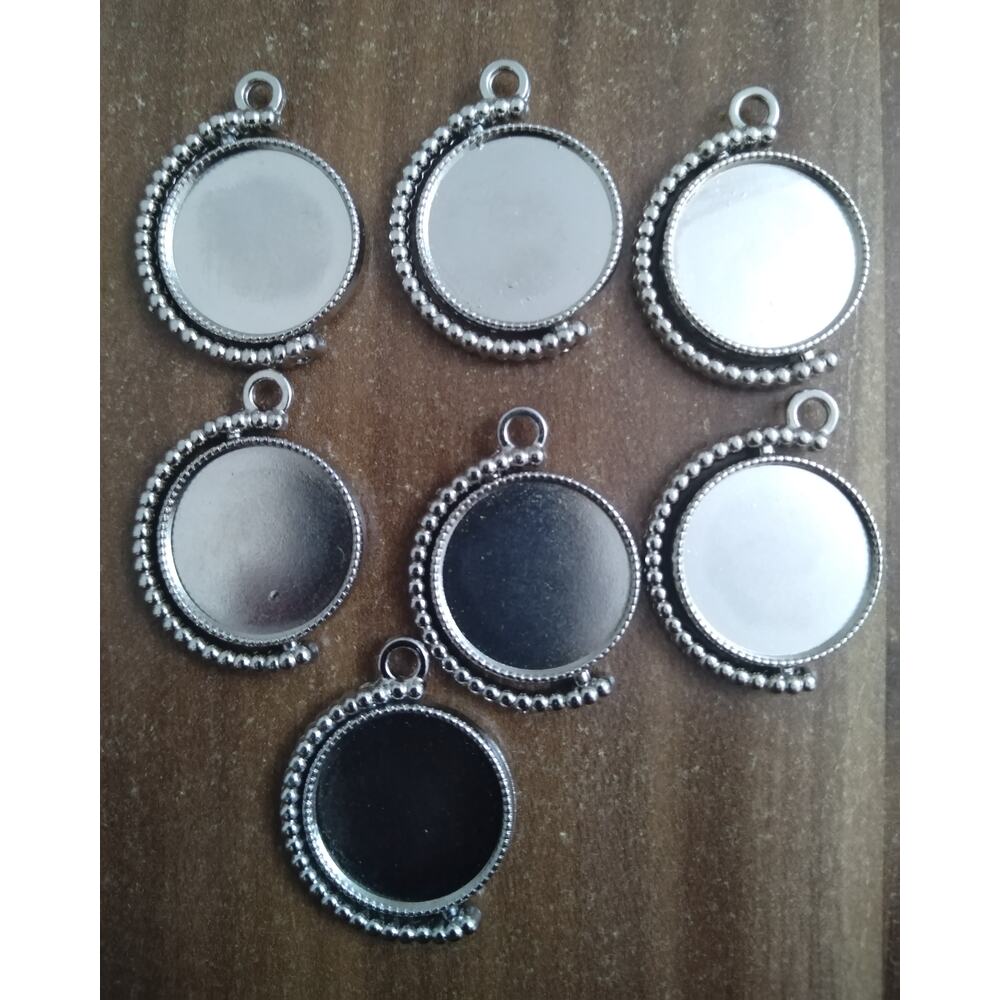 Çift taraflı kolye 2.50cm çapı çok kaliteli